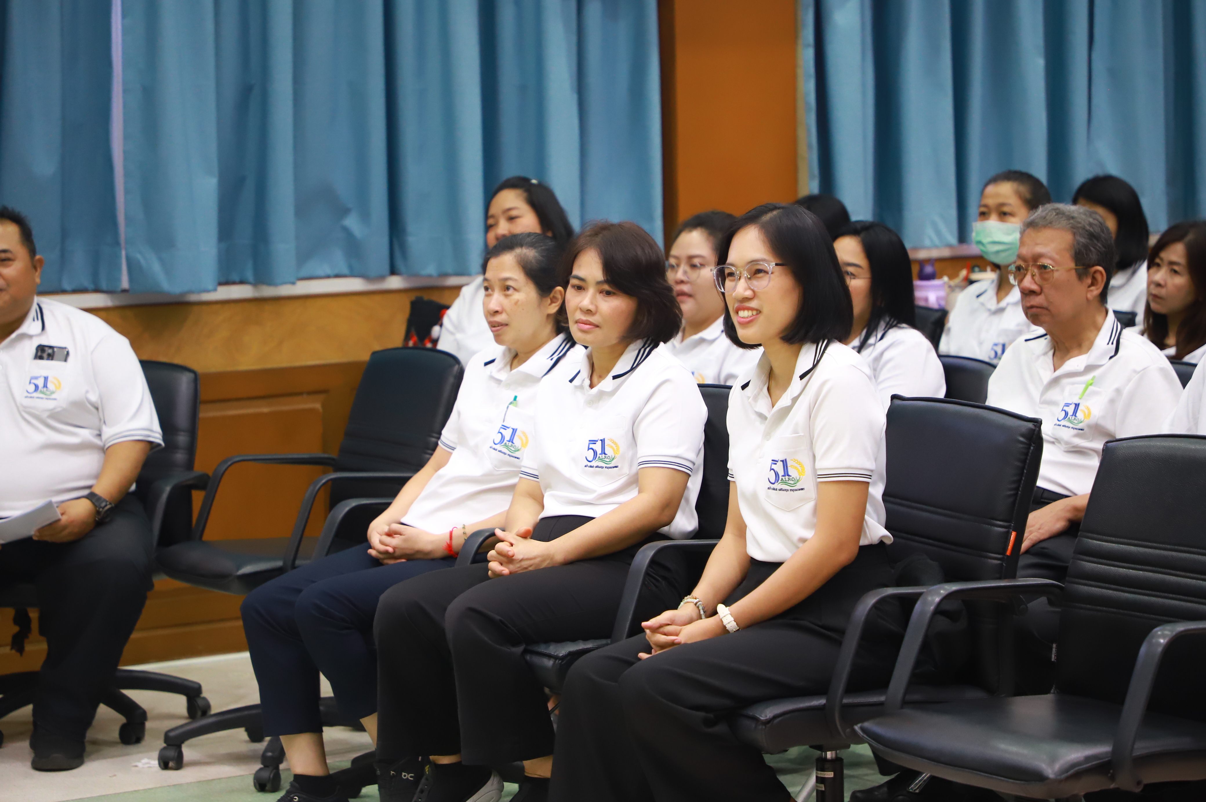title - สบท. จัดกิจกรรม “เสริมสร้างความสัมพันธ์ในองค์กรและบรรยากาศที่เอื้อต่อการทำงาน” มุ่งเดินหน้าพัฒนาบุคลากร เสริมทัพการทำงานเป็นทีม